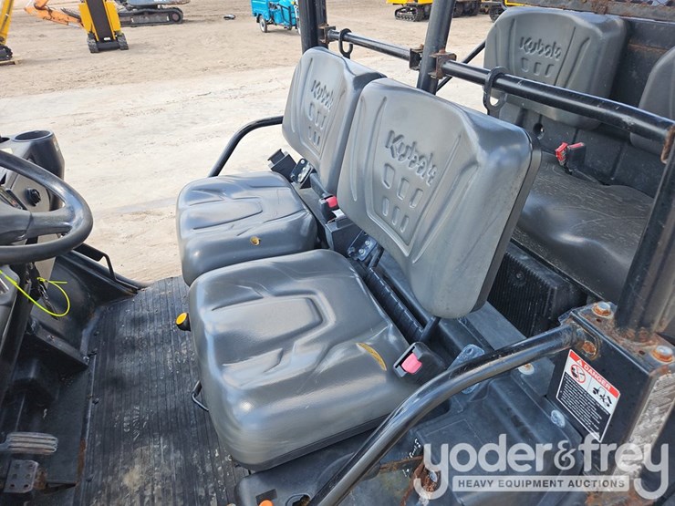 2022-kubota-rtvx1140-image-17