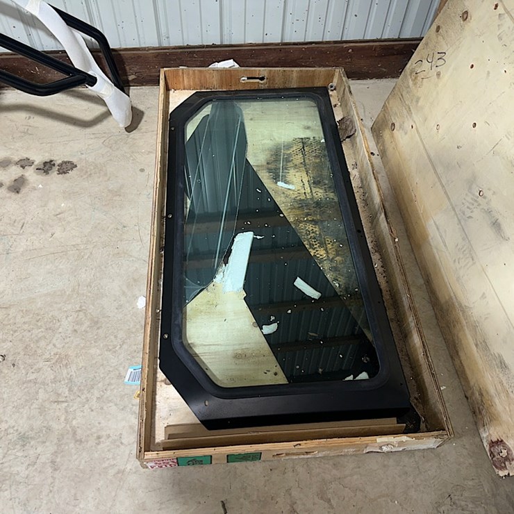 EQUIPMENT GLASS WINDOW
