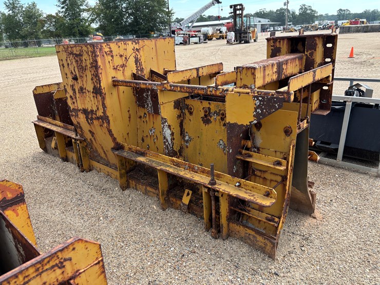 #79687-•-gomaco-concrete-form-attachments-image-4