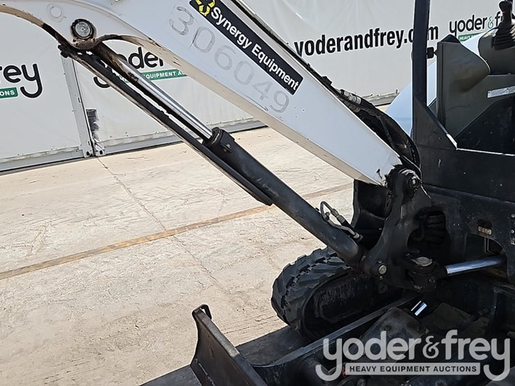 bobcat-e32-image-19