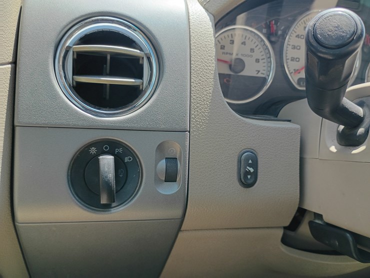 2004-ford-f150-image-44