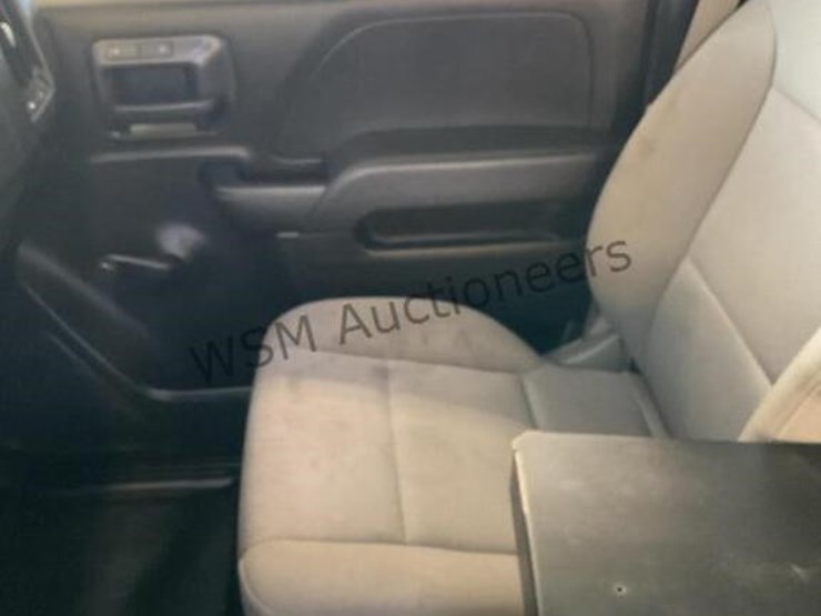 2015-chevrolet-silverado-3500hd-image-25
