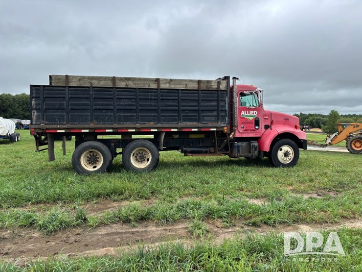 2002-peterbilt-330-image-8