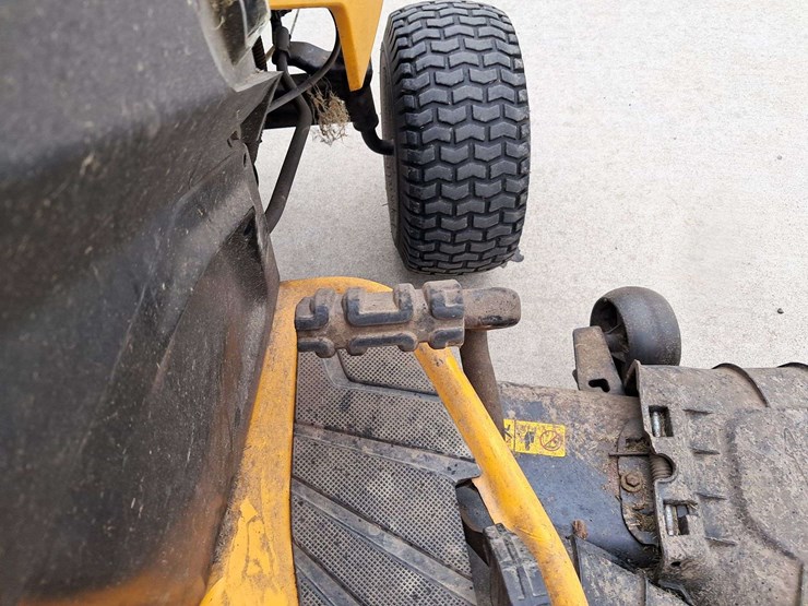 cub-cadet-lawn-tractor-image-8