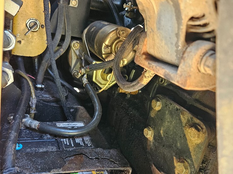 2004-caterpillar-236b-image-17