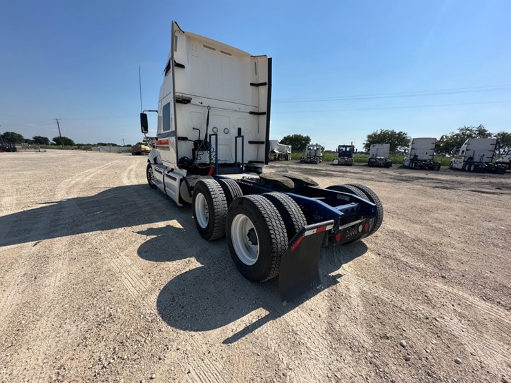 2017-international-prostar-image-7
