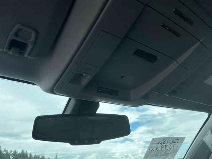 2018-chevrolet-tahoe-image-18