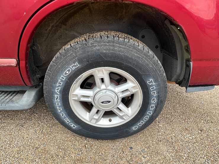 2005-ford-explorer-image-10