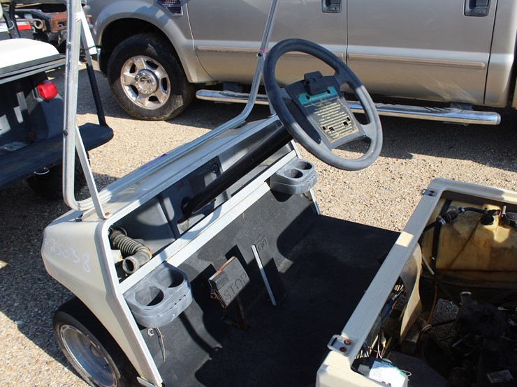 #23038-•-club-car-golf-cart,-gas-powered-|-parts-or-repair-image-6