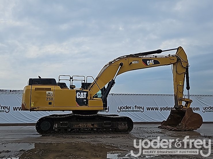 2021-caterpillar-349-image-6