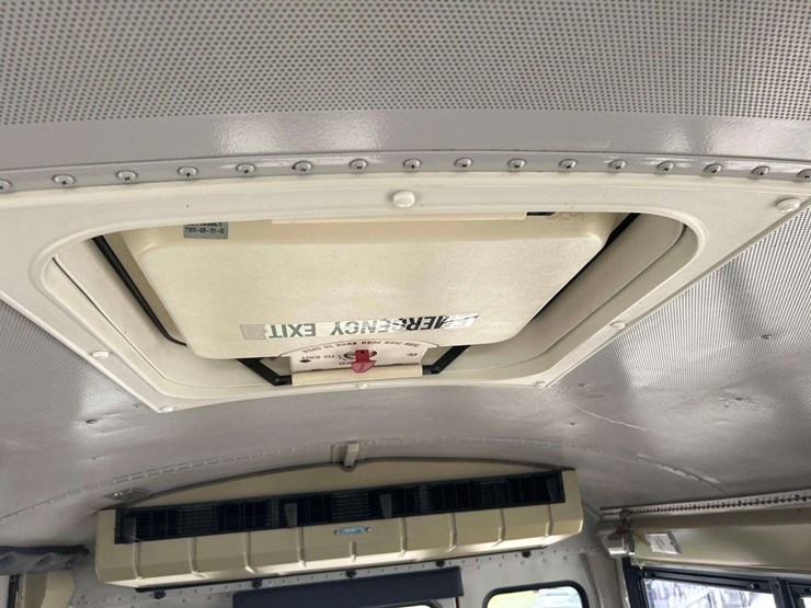 2009-ic-corporation-pb105-school-bus-image-16