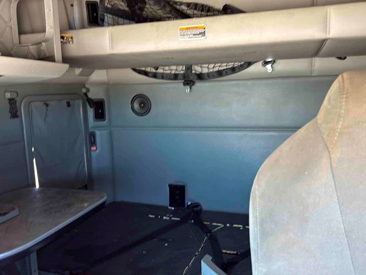 2020-kenworth-t680-image-8