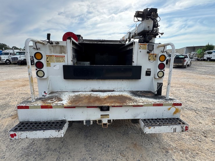 2014-ford-f550-image-8