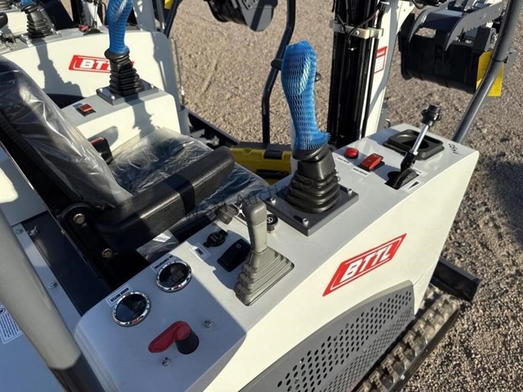 battler-et15h-6-mini-excavator-image-7