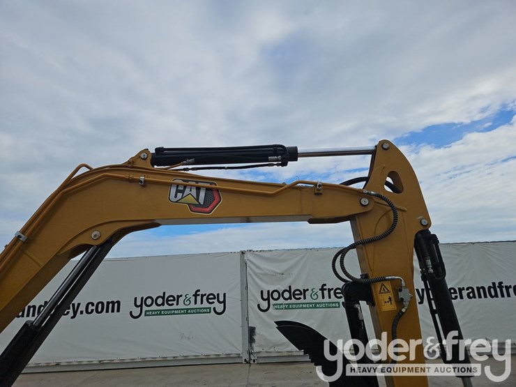 2021-caterpillar-305.5-image-15