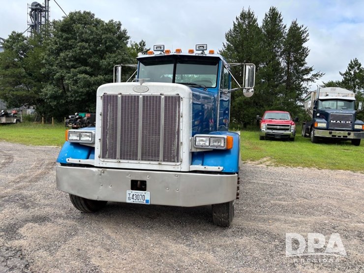 2002-peterbilt-379-image-17