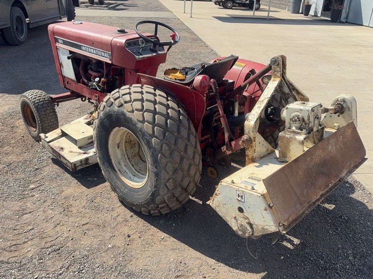 interntional-184-2wd-tractor-image-4