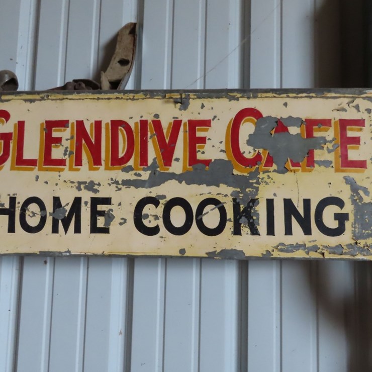 Glendive, MT Lunch Sign