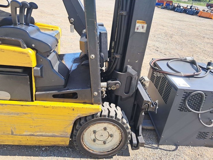 yale-electric-36v-forklift-image-6