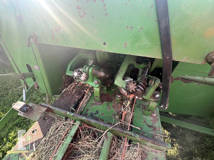 john-deere-336-image-5