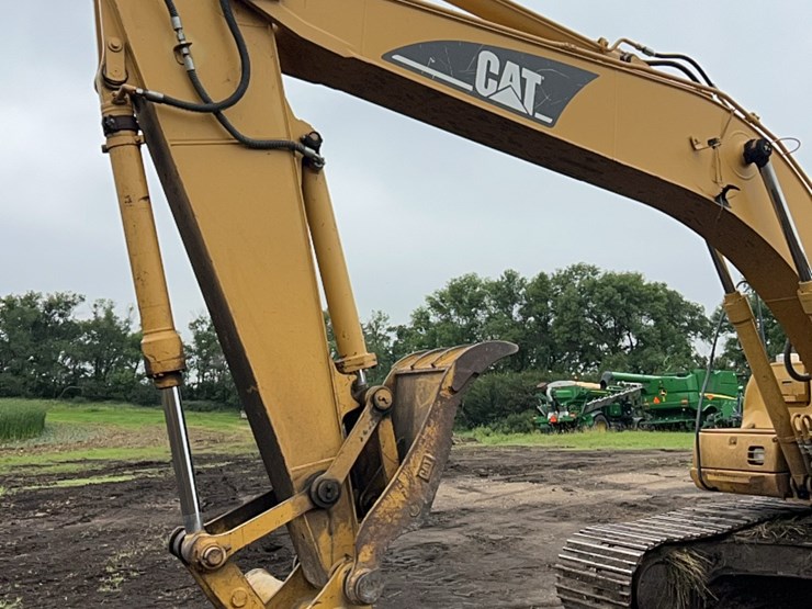 caterpillar-320-image-16