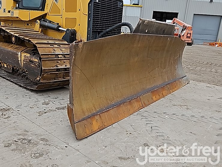 2018-deere-850k-lgp-image-21