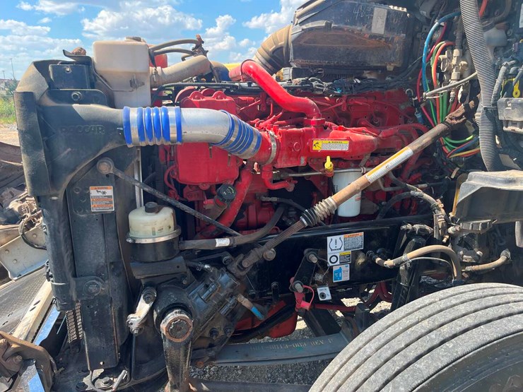 2015-kenworth-t880-image-13