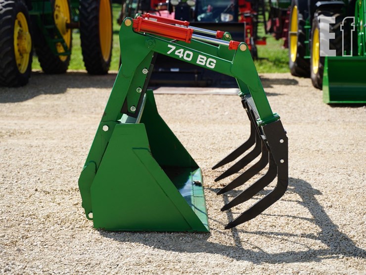 2025-john-deere-640-image-4