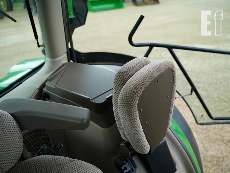 2014-john-deere-6115r-image-33