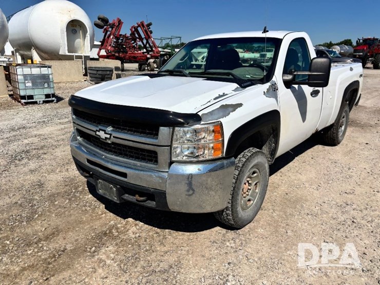 2008-chevrolet-2500-image-2