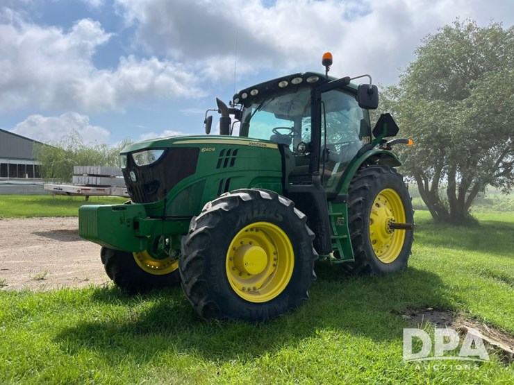2014-john-deere-6140r-image-12
