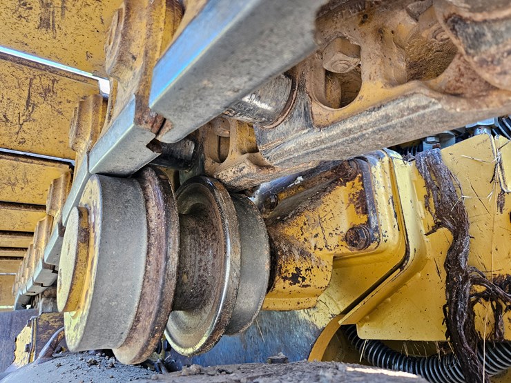 2014-caterpillar-953d-image-96