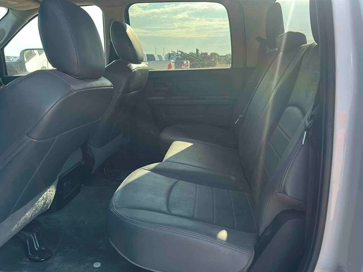 2018-dodge-ram-3500-image-7