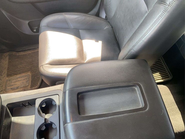 2012-chevrolet-3500-image-29