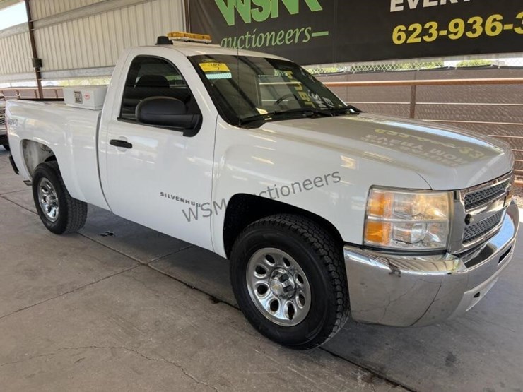2013-chevrolet-silverado-1500-image-2