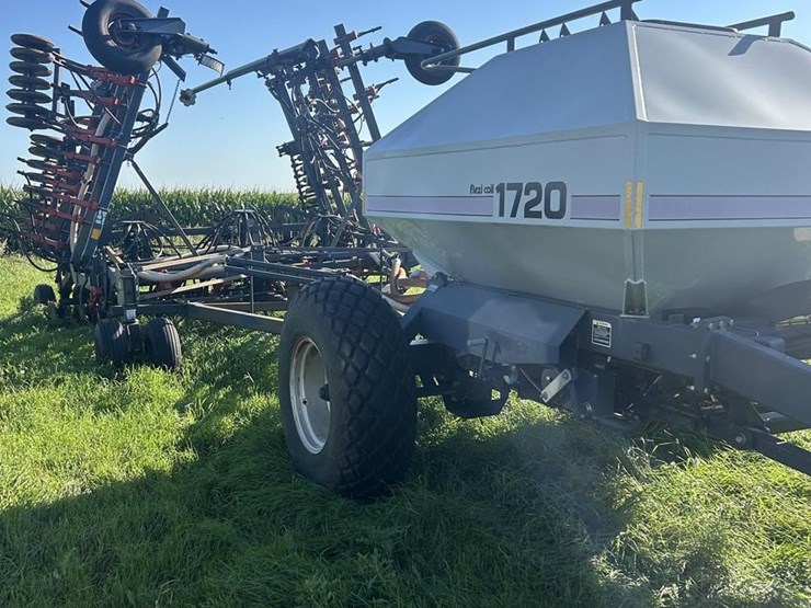 flexi-coil-33ft-air-seeder-image-1