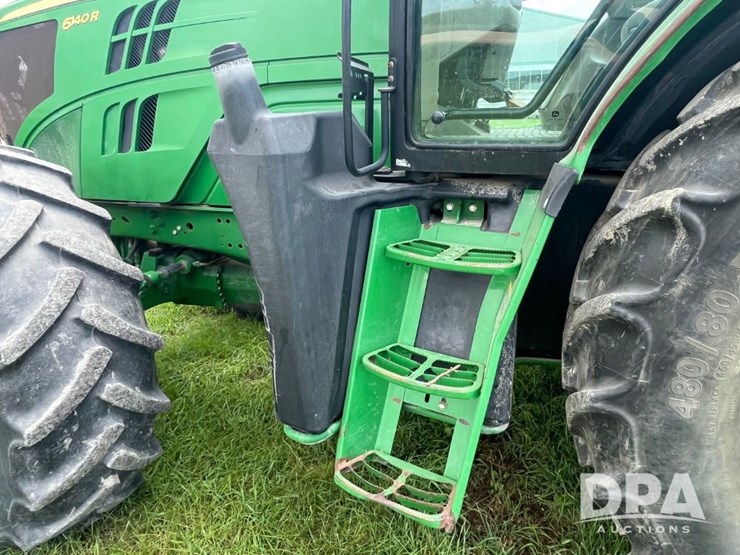 2014-john-deere-6140r-image-41