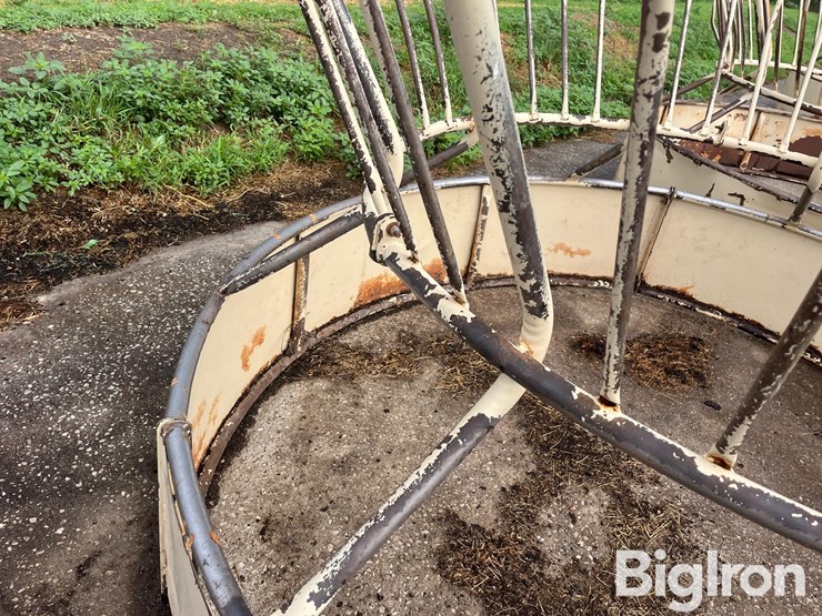 bale-feeders-image-12