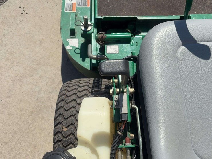 2000-ransomes/bobcat-zt100-zero-turn-collection-mower-image-17