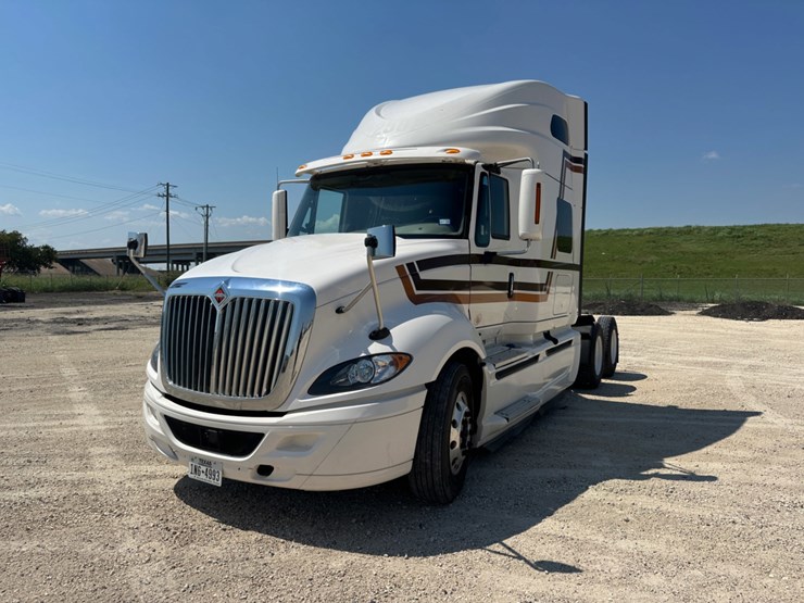 2017-international-prostar-image-1