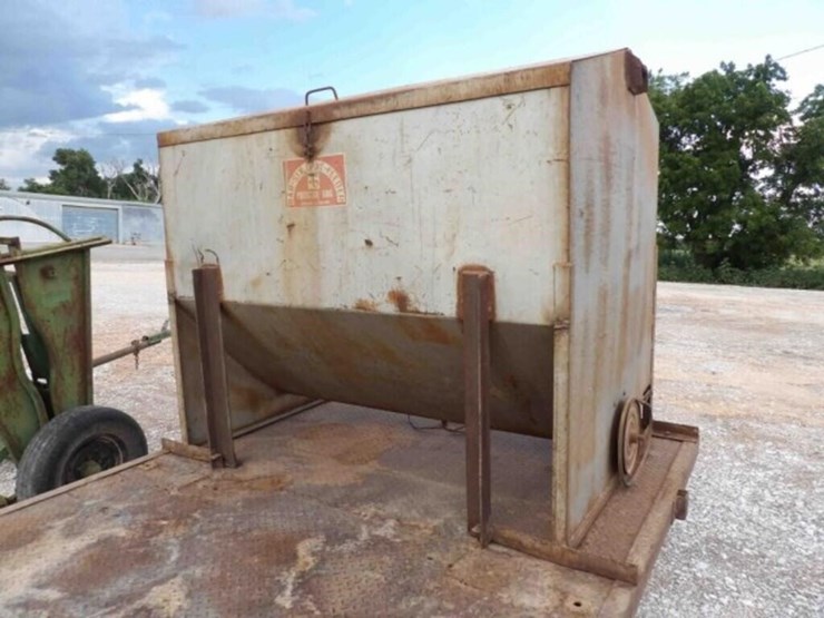 bar-6-cake-feeder-on-trailer-image-5