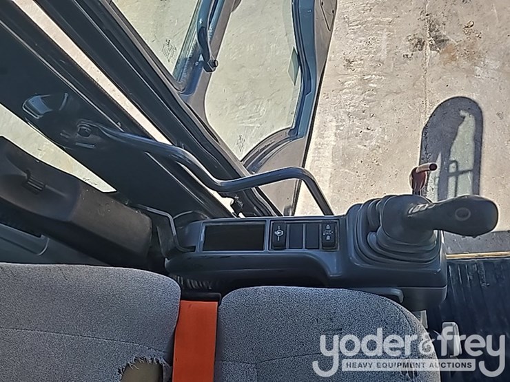 2019-deere-210g-image-54