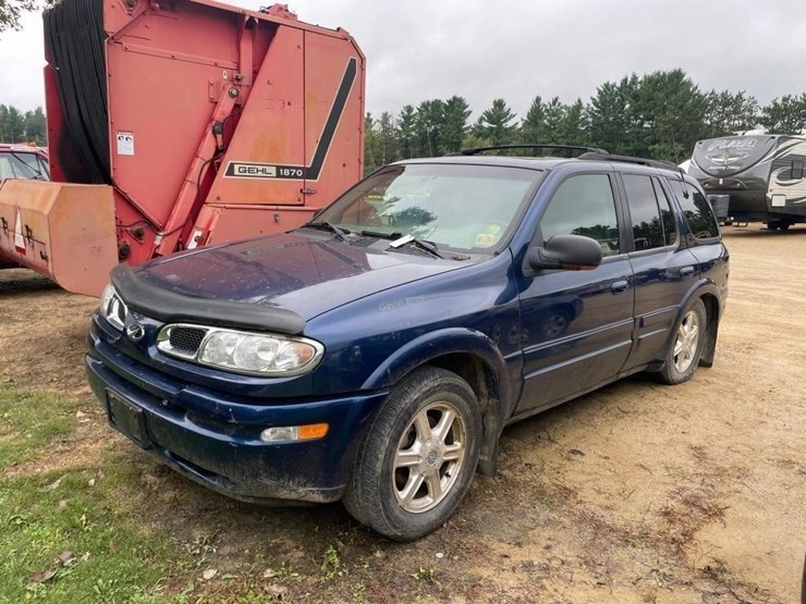 2002-oldsmobile-bravada-suv-image-1