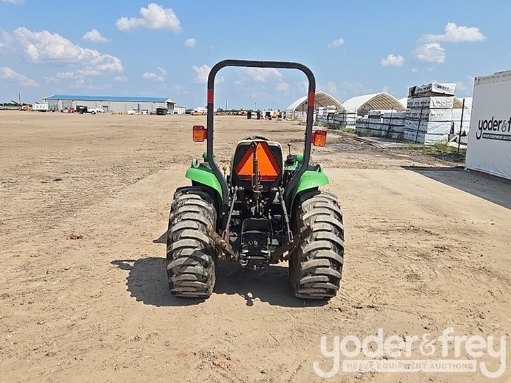 2009-john-deere-3038e-image-4