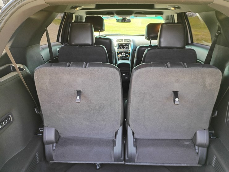2013-ford-explorer-image-32