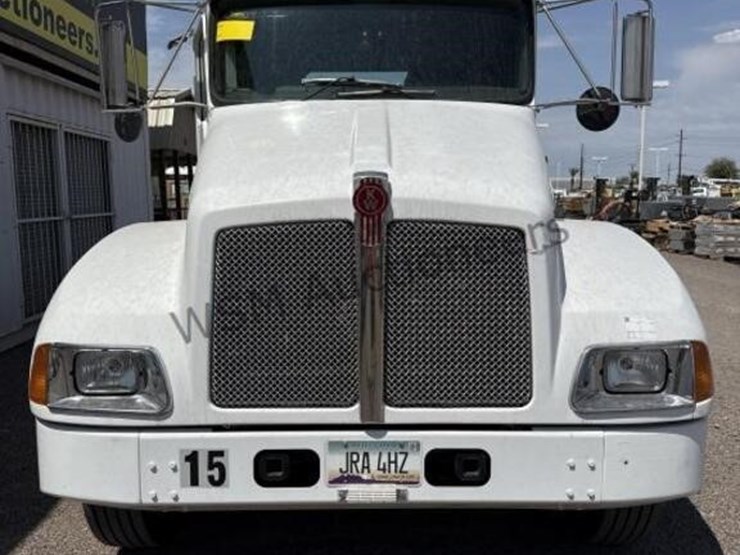 2006-kenworth-t300-image-3