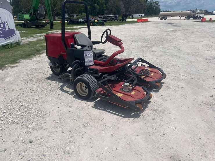 2016-toro-groundsmaster-3505d-72in-rotary-mower-image-2