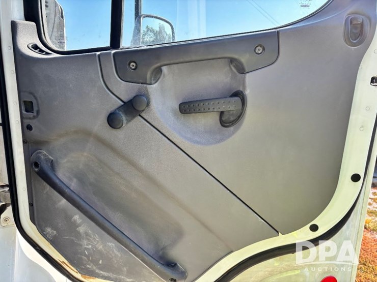 2011-freightliner-truck-(gp11247,-unit-115385)-image-61