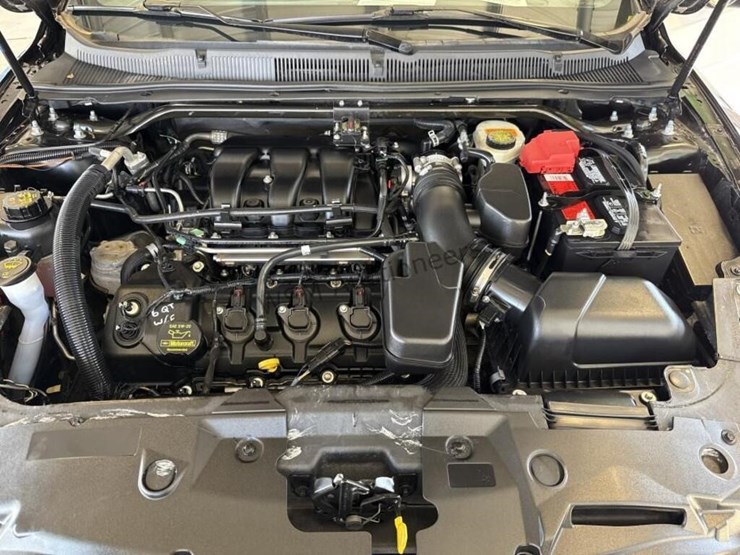 2013-ford-taurus-sdn-image-10
