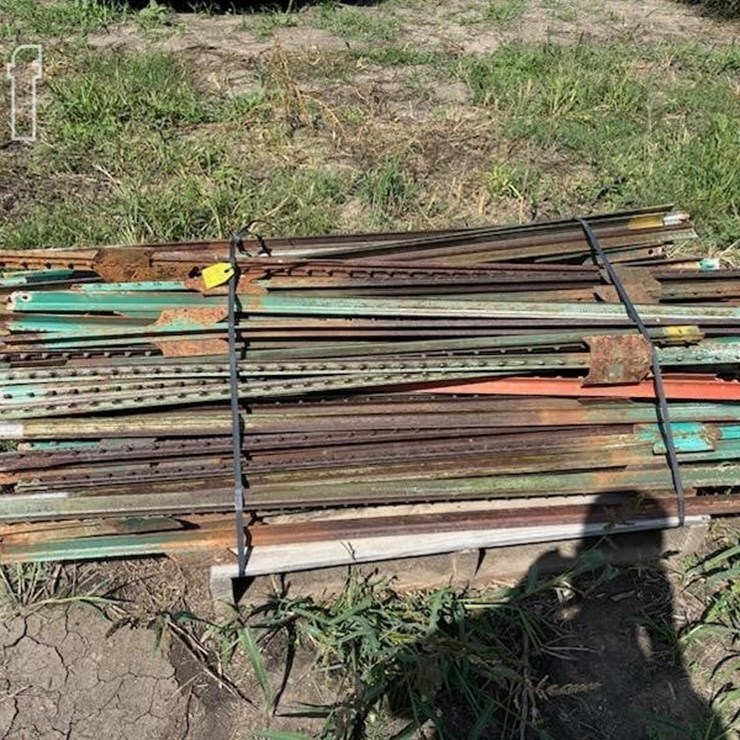 100 T-POSTS